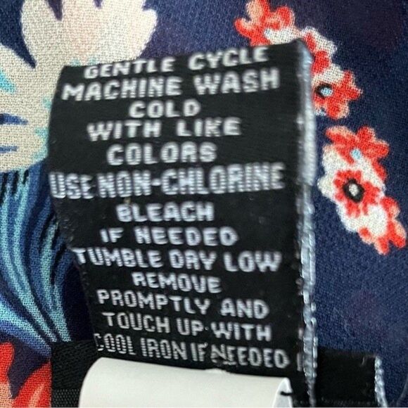 Torrid Women's Floral Chiffon Drape Back Blouse Top Size 1X - Picture 10 of 12